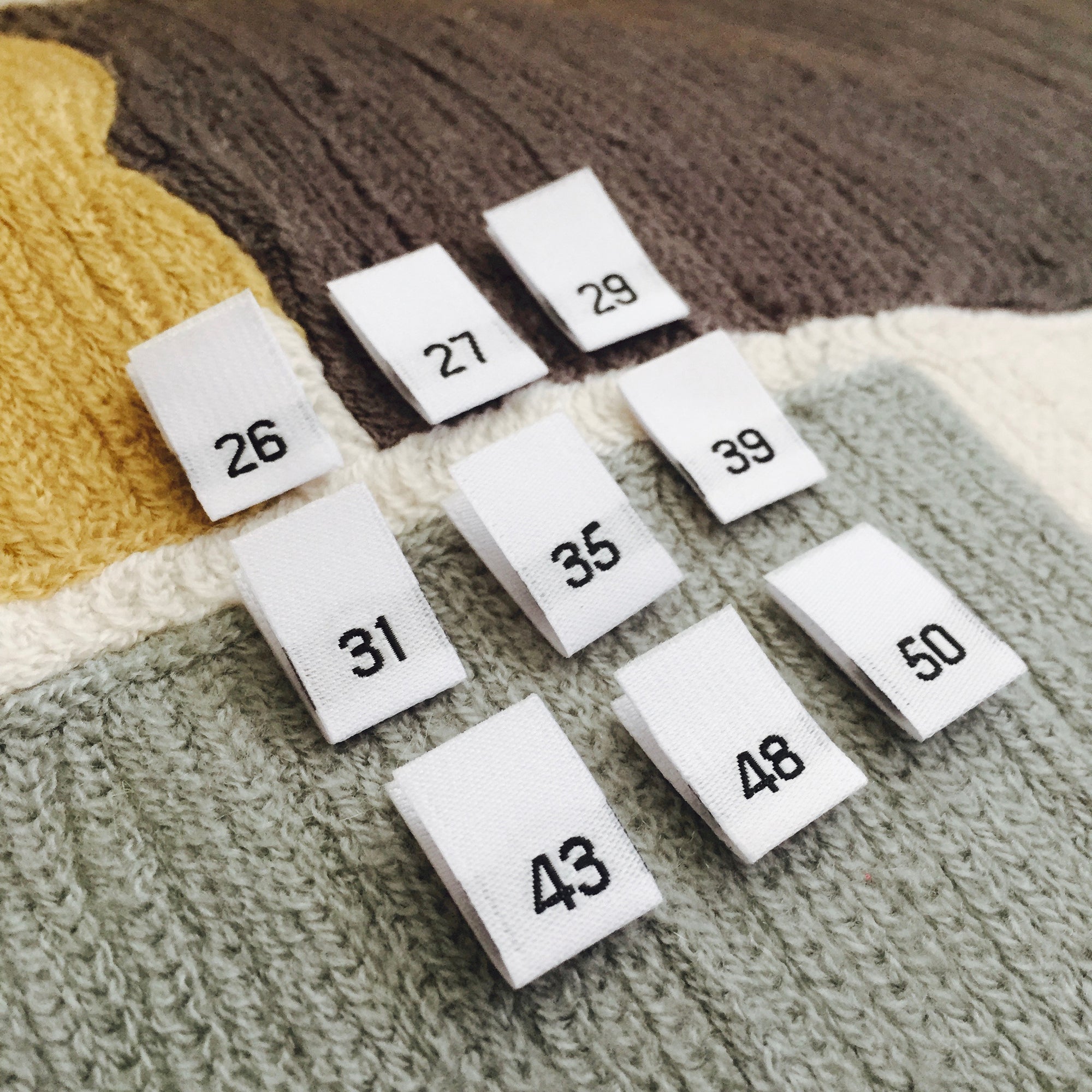 Clothing Size Labels (White Damask 26 to 50)